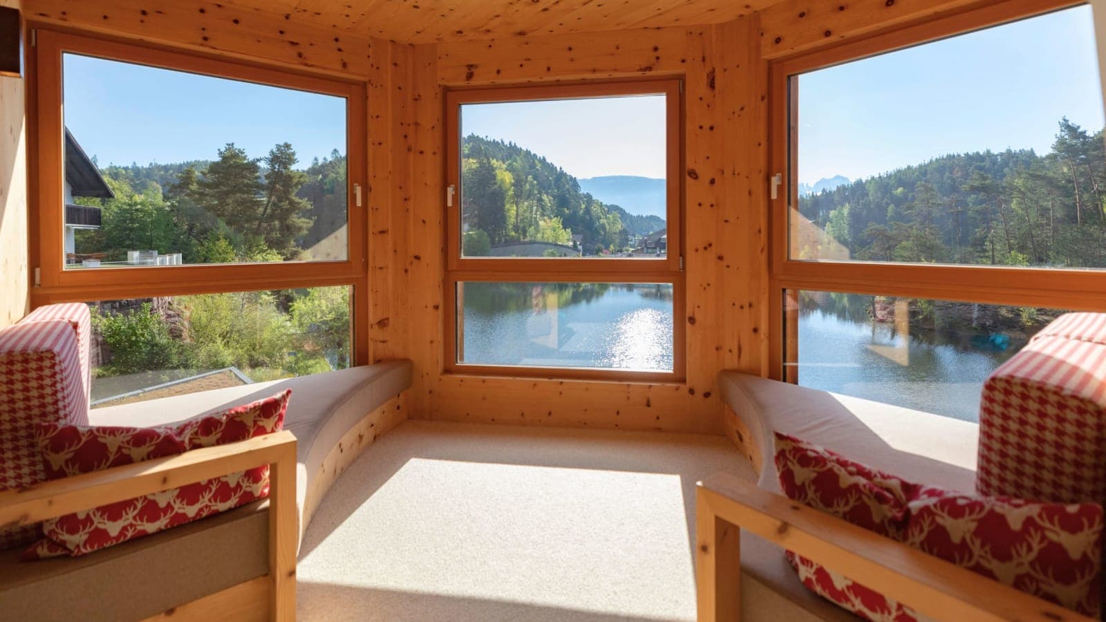 Suite ROARER with lake view